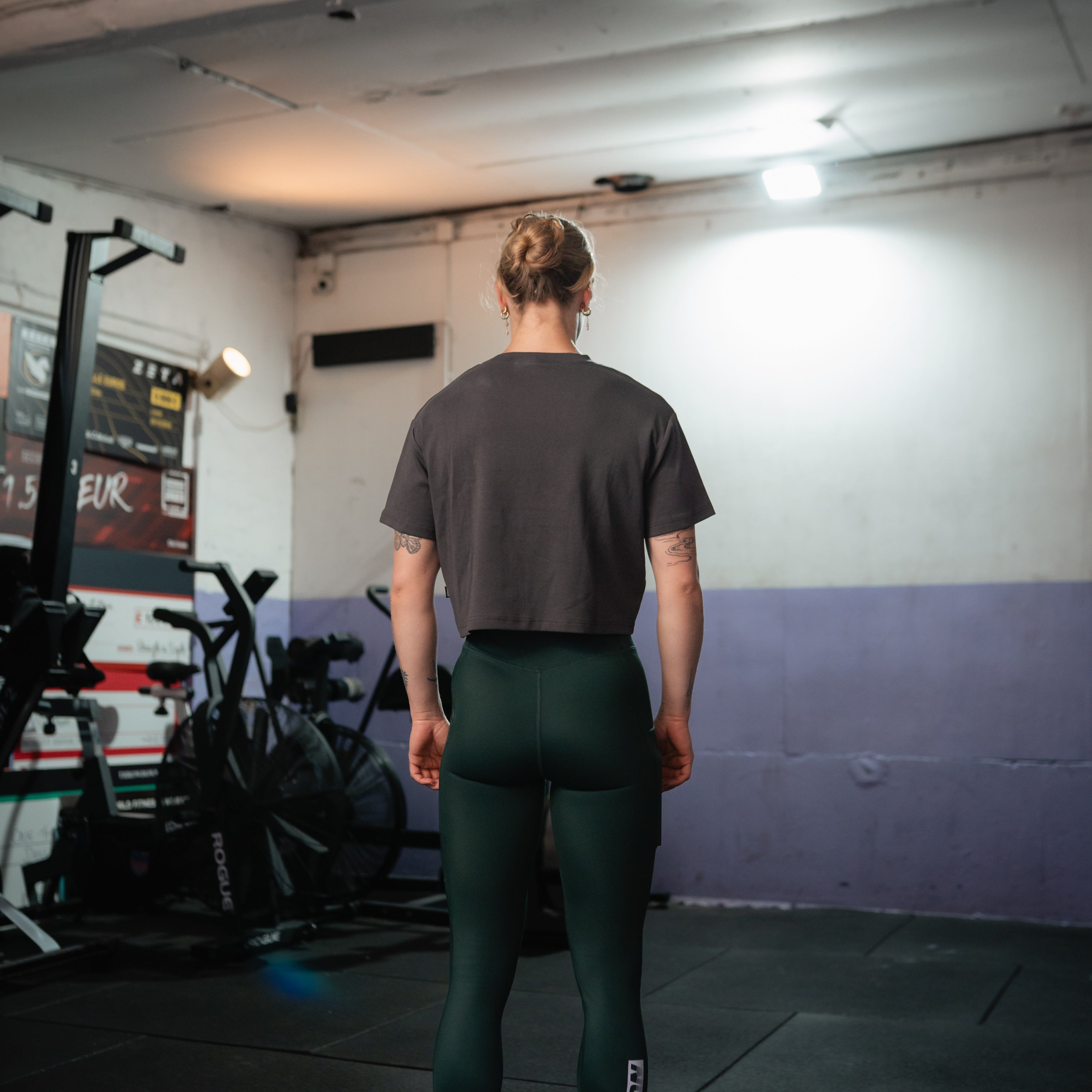 Ufiltreret oversized kvinde crop t-shirt (GRÅ)