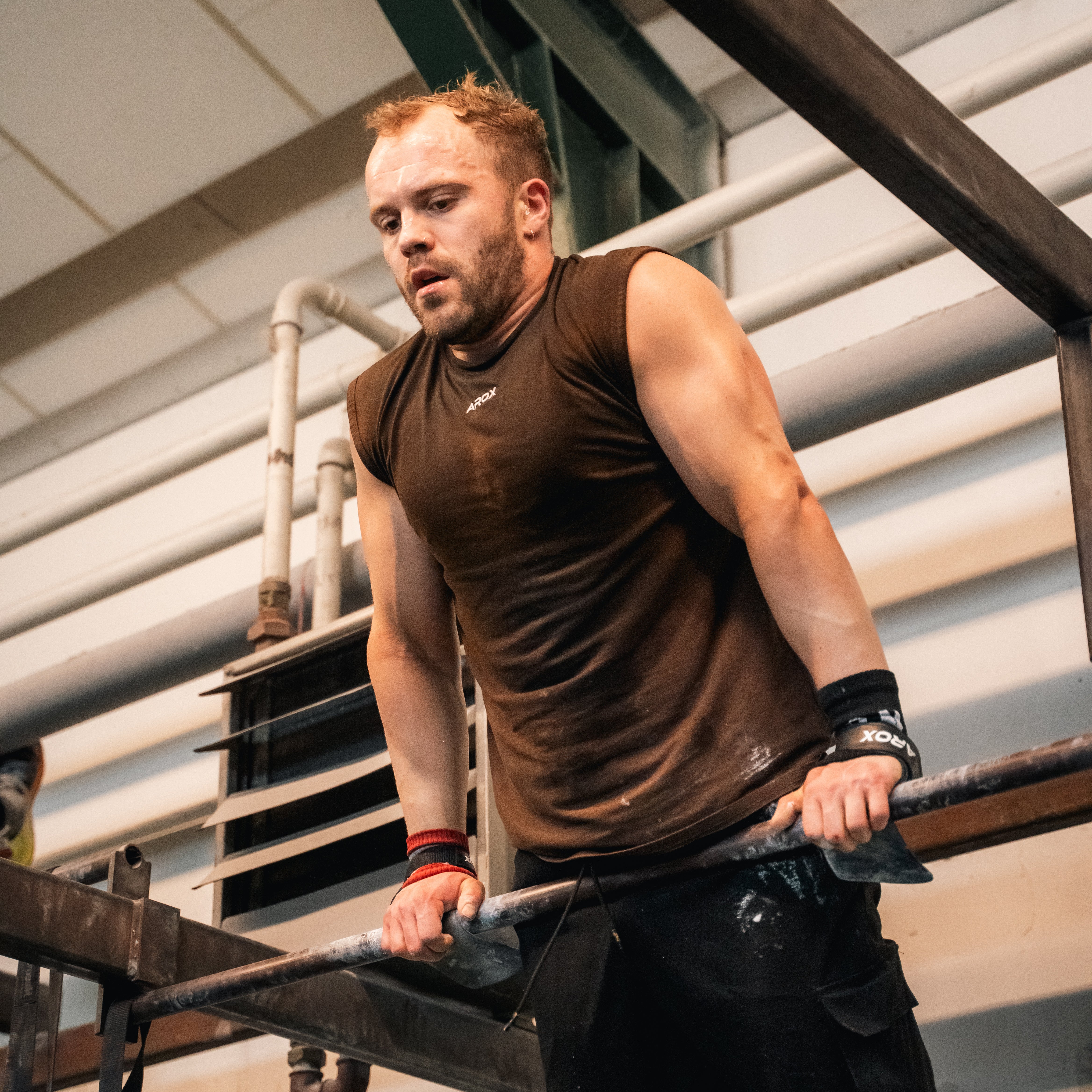 SportsTech herre no-sleeve (Dark brown)