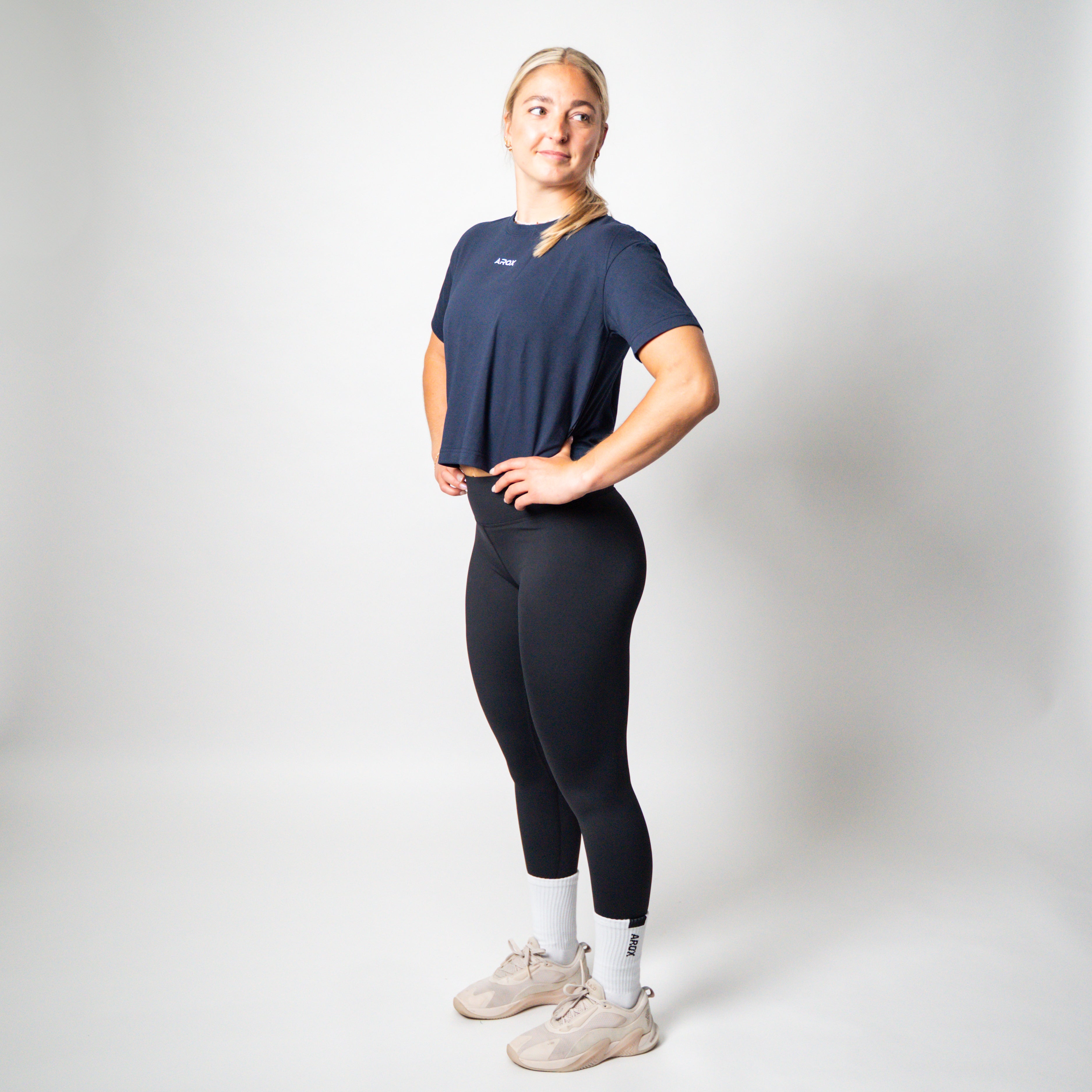 SportsTech kvinde box crop t-shirt (Dark brown)